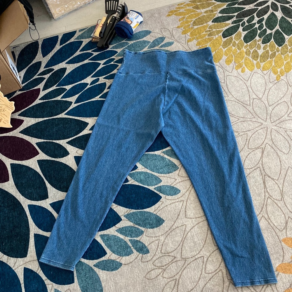 Yummie jeggings NWOT